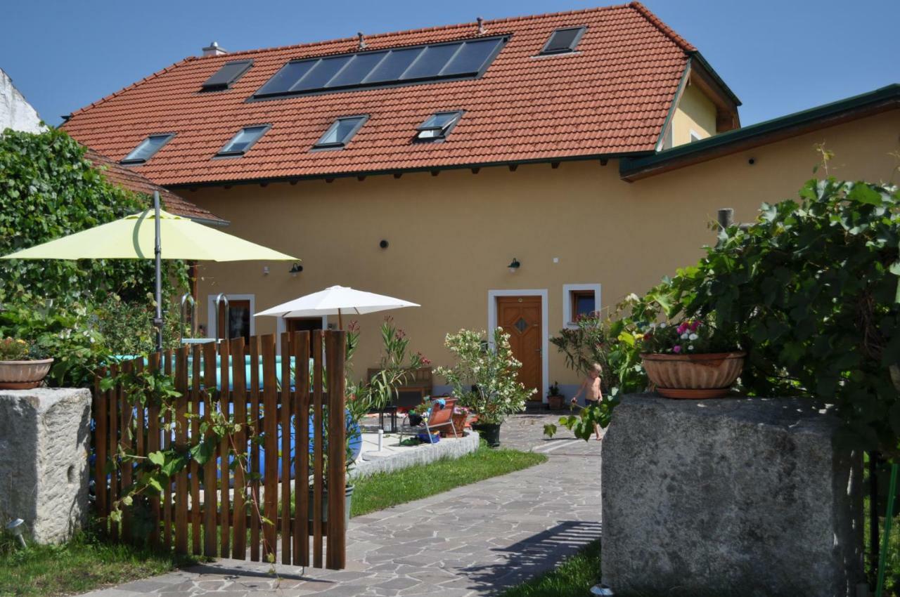 Weingut Jakob`s Ruhezeit Mautern an der Donau Exterior foto