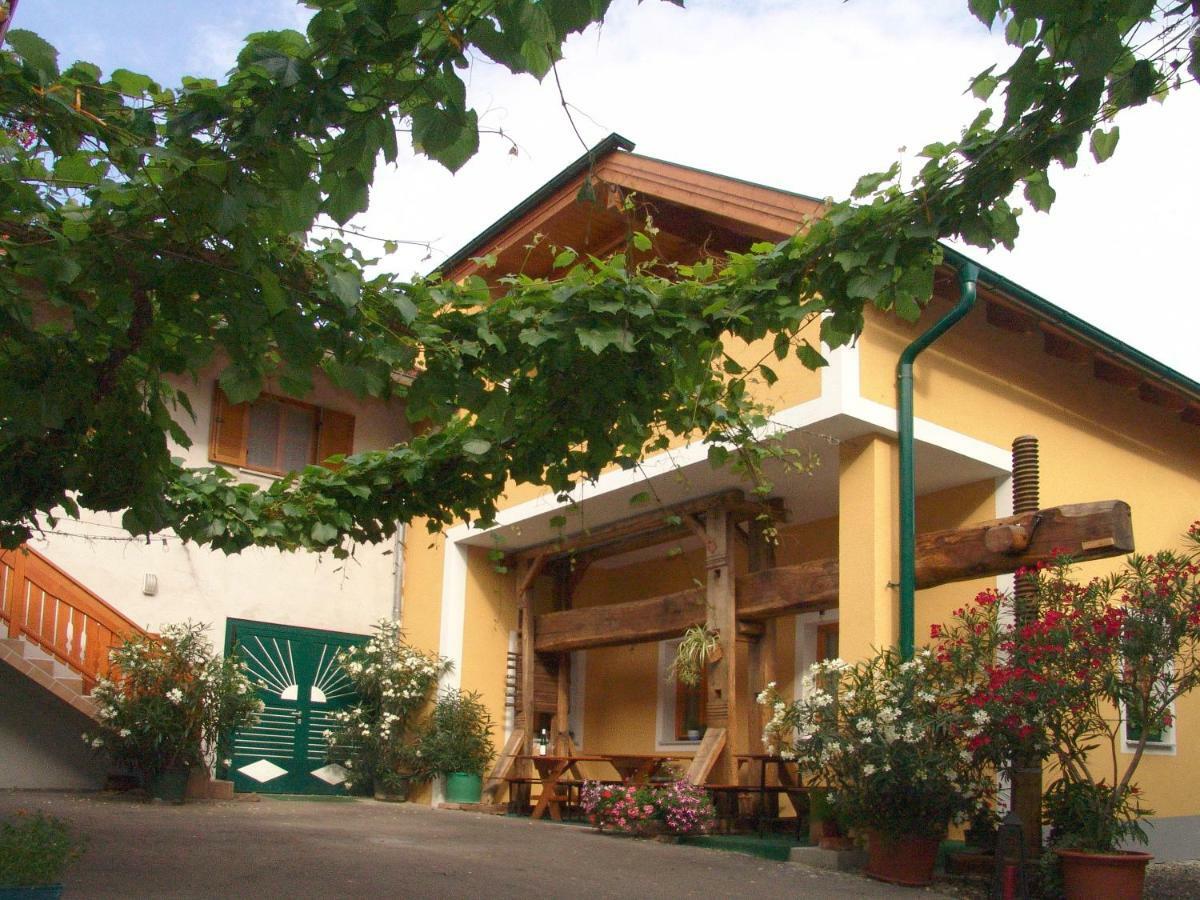 Weingut Jakob`s Ruhezeit Mautern an der Donau Exterior foto